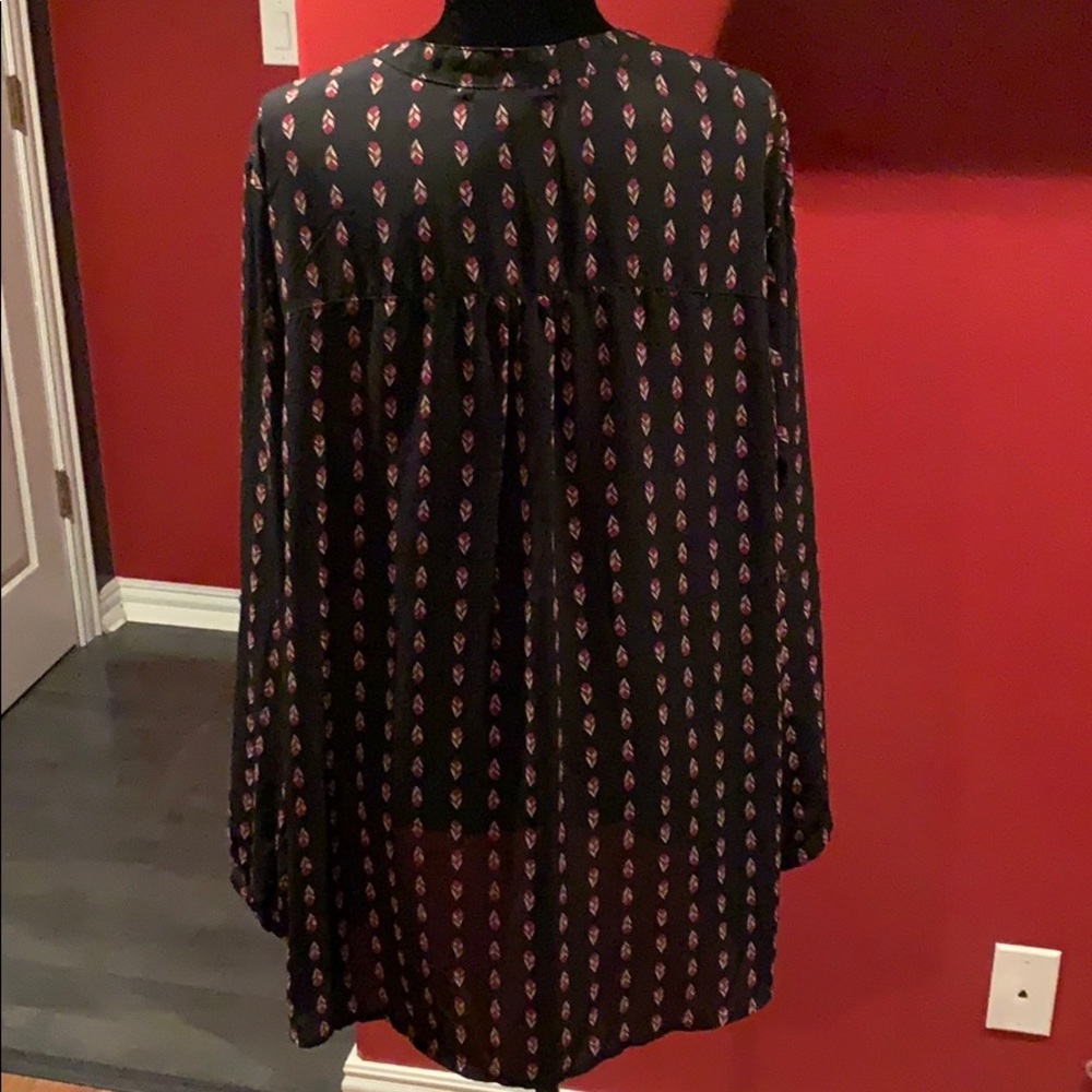 Beautiful sheer blouse - Picture 4 of 7